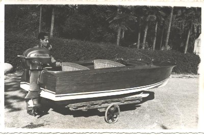 Motoscafo sul carrellino